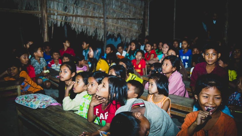 Distribution de matériel scolaire